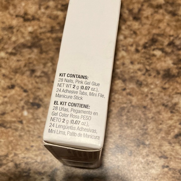 Kiss Fantasy Long Length Ready To Wear Gel Acrylic Fake Nails in Hard To Forget - Picture 10 of 11